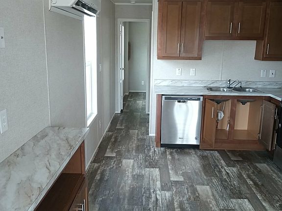 3rd image of 245 SE 29th St #B2