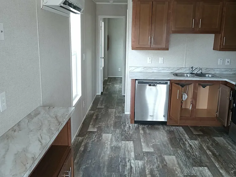 245 SE 29th St #B2 — Photo 3