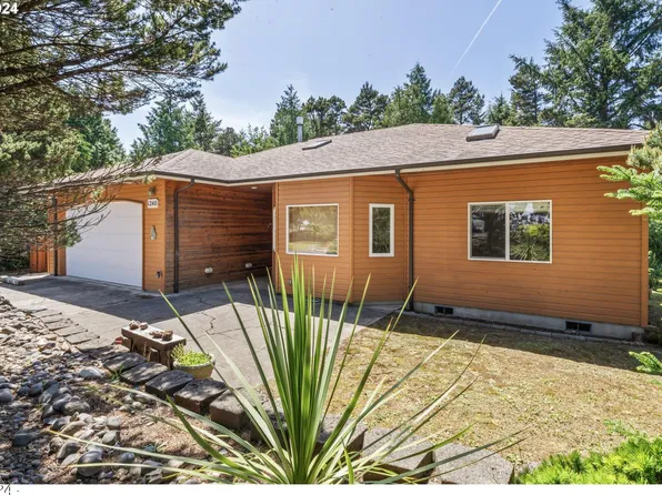 1240 SW Chad Dr, Waldport, OR 97394