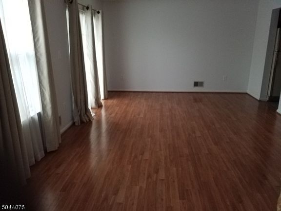 3rd image of 72 Vaughan Dr #905