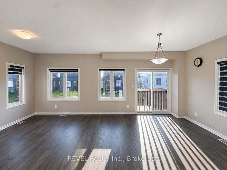 4 McLaughlin St — Photo 8