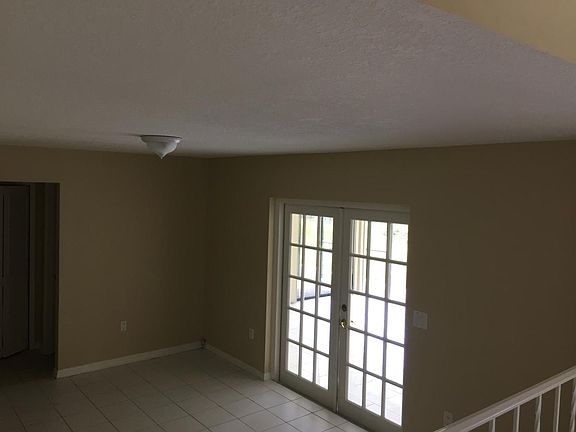 3rd image of 8005 Laurel Tree Dr