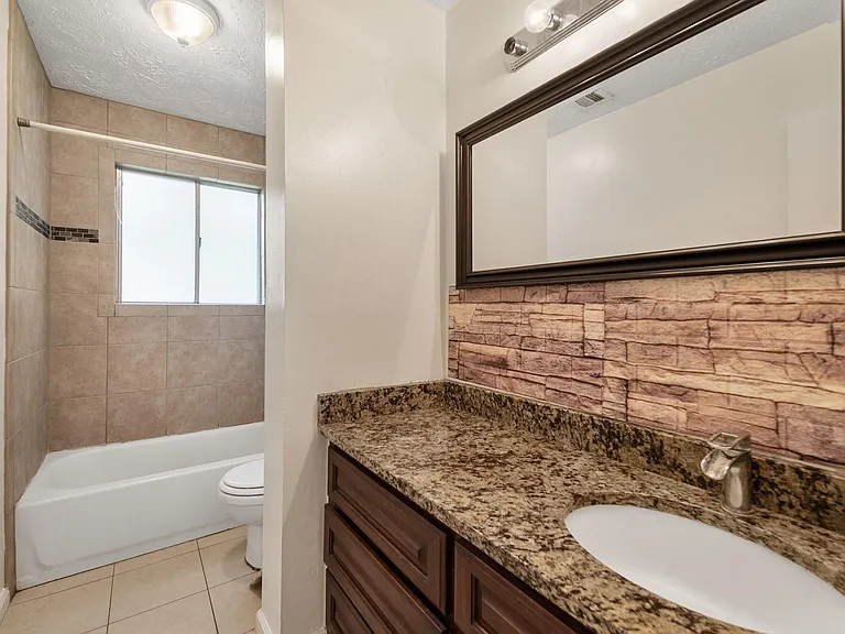 2012 Sandy Knoll Dr — Photo 17