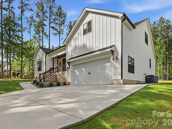 3rd image of 420 Stillwater Rd