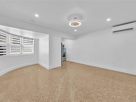 4th image of 5122 NE 19th Ave APT 3