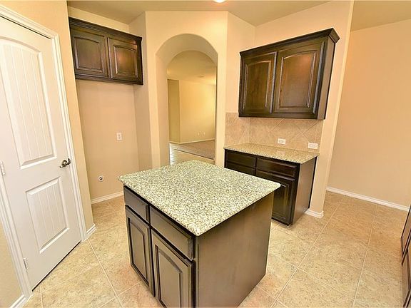 2nd image of 5821 Loveland Dr
