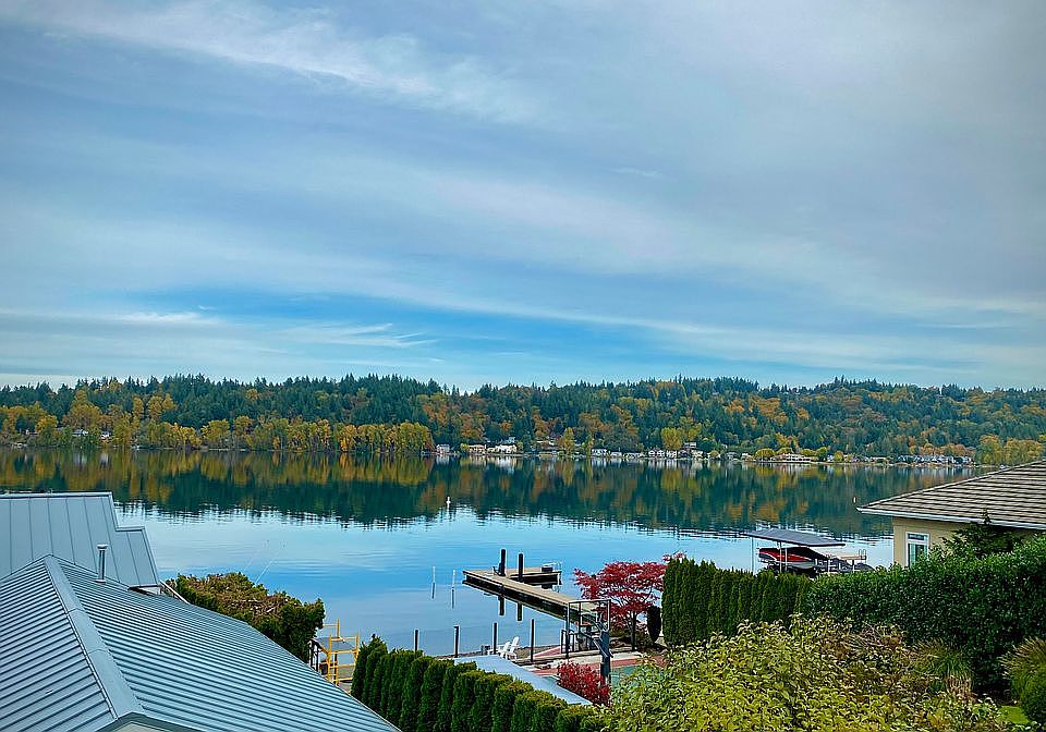 1st image of 3258 W Lake Sammamish Pkwy NE