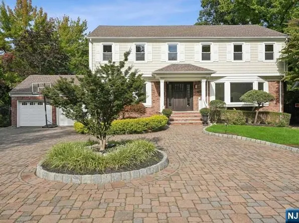 446 N Woodland St, Englewood, NJ 07631