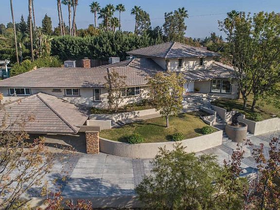 2nd image of 4013 Country Club Dr