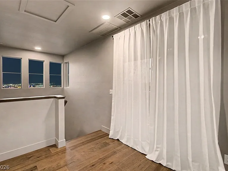 1020 Golden Summit Ave — Photo 23