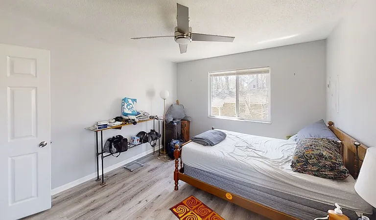 1302 W Huron St — Photo 8