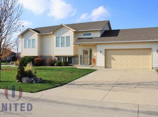 629 Hawk Cir, Dakota Dunes, SD 57049