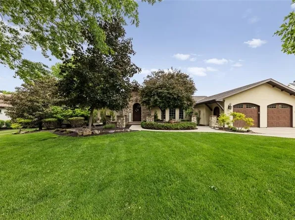 3908 W 140th Dr, Leawood, KS 66224