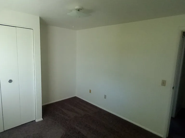 24976 Gerald Ave — Photo 7