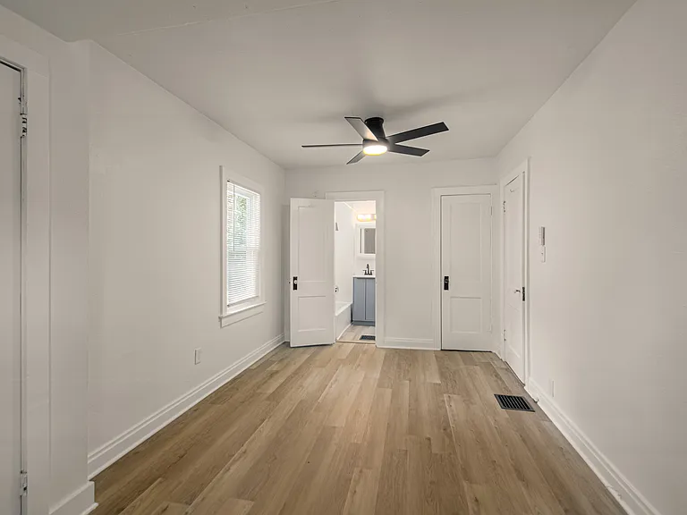815 W 77th St — Photo 25