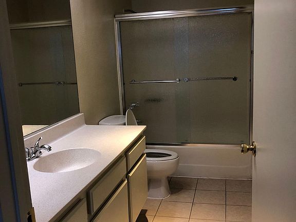 5th image of 200 W Chestnut St APT 109