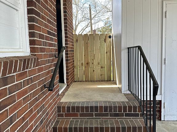 4th image of 406 Kirkland Dr