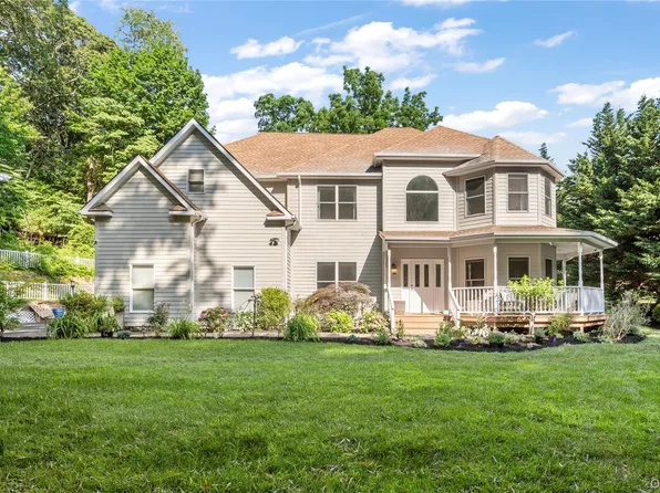 91 Bennetts Road, East Setauket, NY 11733