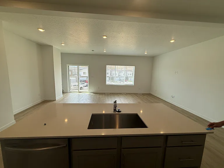 1579 W Viola Ln — Photo 9