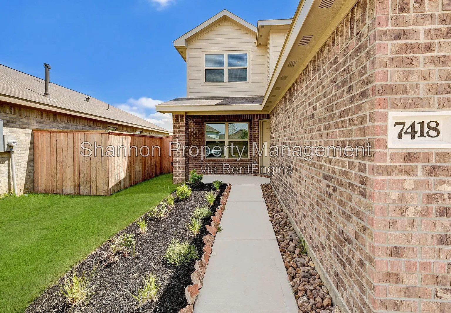 4 bed, 2.5 bath, 1851 sqft, $2,100 — Photo 2