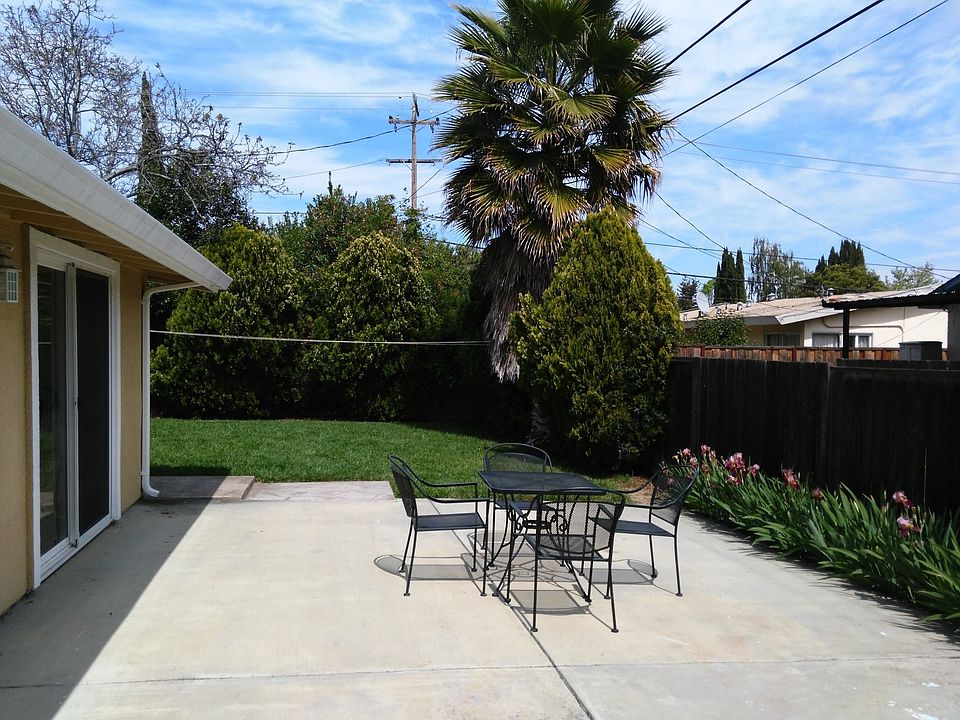 2nd image of 250 Marianna Way