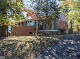 801 Grant St, Herndon, VA 20170