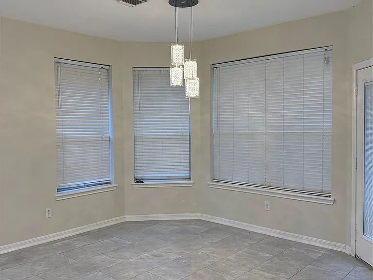 12919 Deer Cove Ln — Photo 3