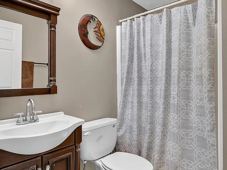6220 W Thorpe St — Photo 13