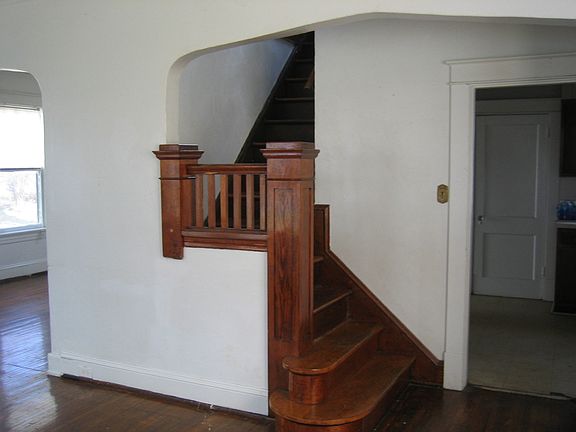 4th image of 626 Park Ln