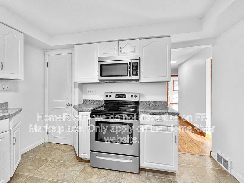 3 bed, 2.0 bath, 1094 sqft, $1,550 — Photo 3