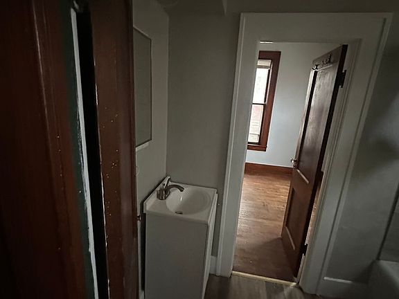 2nd image of 318 N 17th St #2