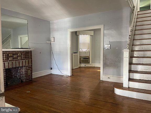 3rd image of 520 W Duncannon Ave