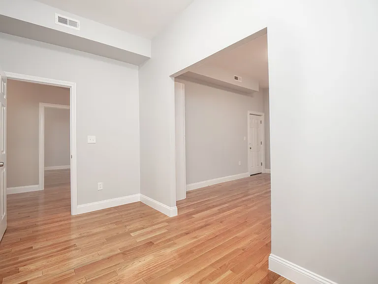 45 Crawford St #1 — Photo 13