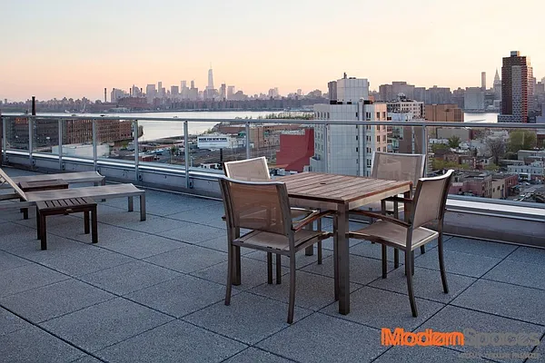 Sold by Modern Spaces | media 7