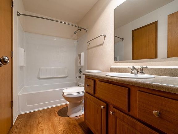 5th image of 20283 1st Ave NE #D