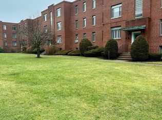 20 Ashland St APT 2L, Worcester, MA 01609