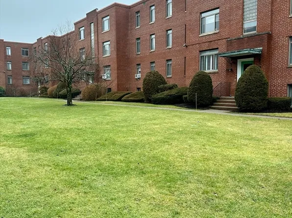 20 Ashland St APT 2L, Worcester, MA 01609