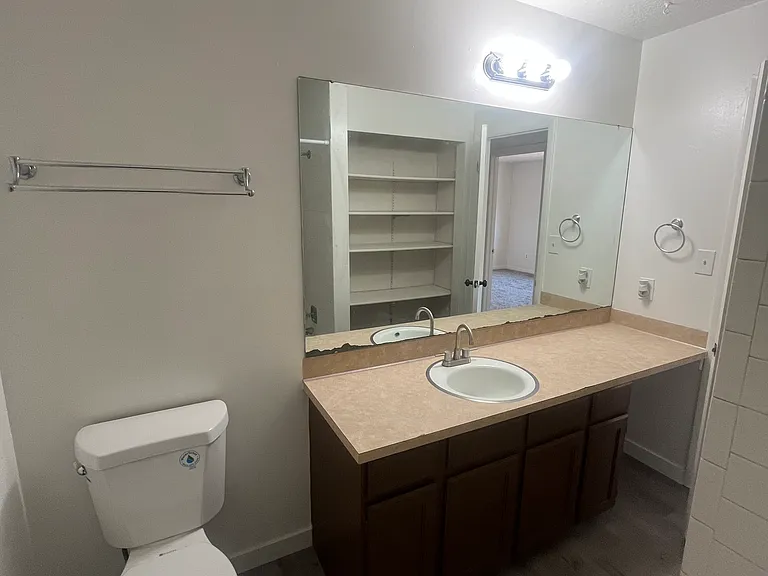 445 E 800 N #2 — Photo 13