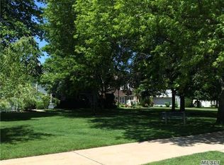 130 Whalers Cv, Babylon, NY 11702