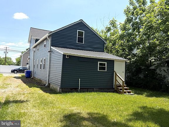 5th image of 123 Fleming St