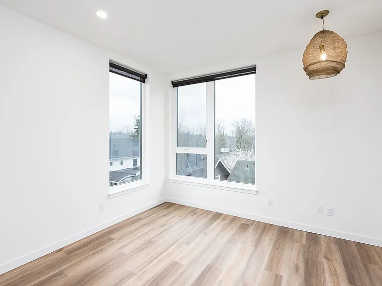 Greta Apartments | Private Kitchen Studio near UW — Photo 12