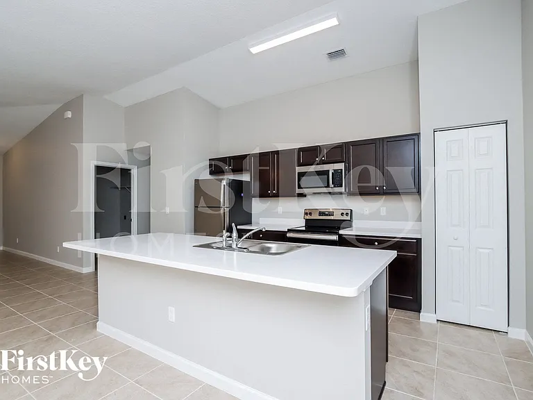 1167 Tarleton St SE — Photo 5