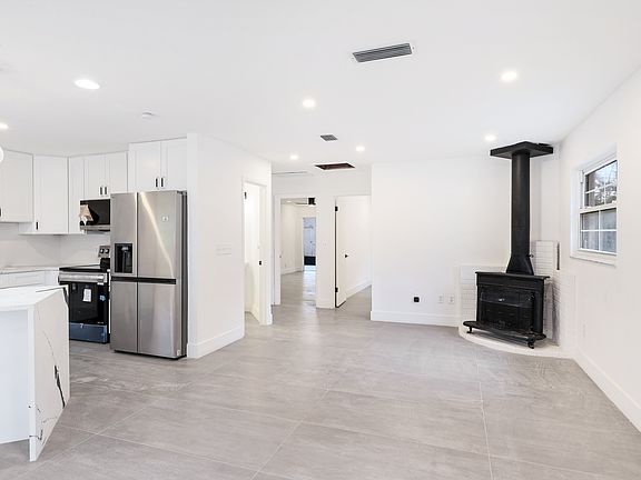 2nd image of 2539 Huntington Ave
