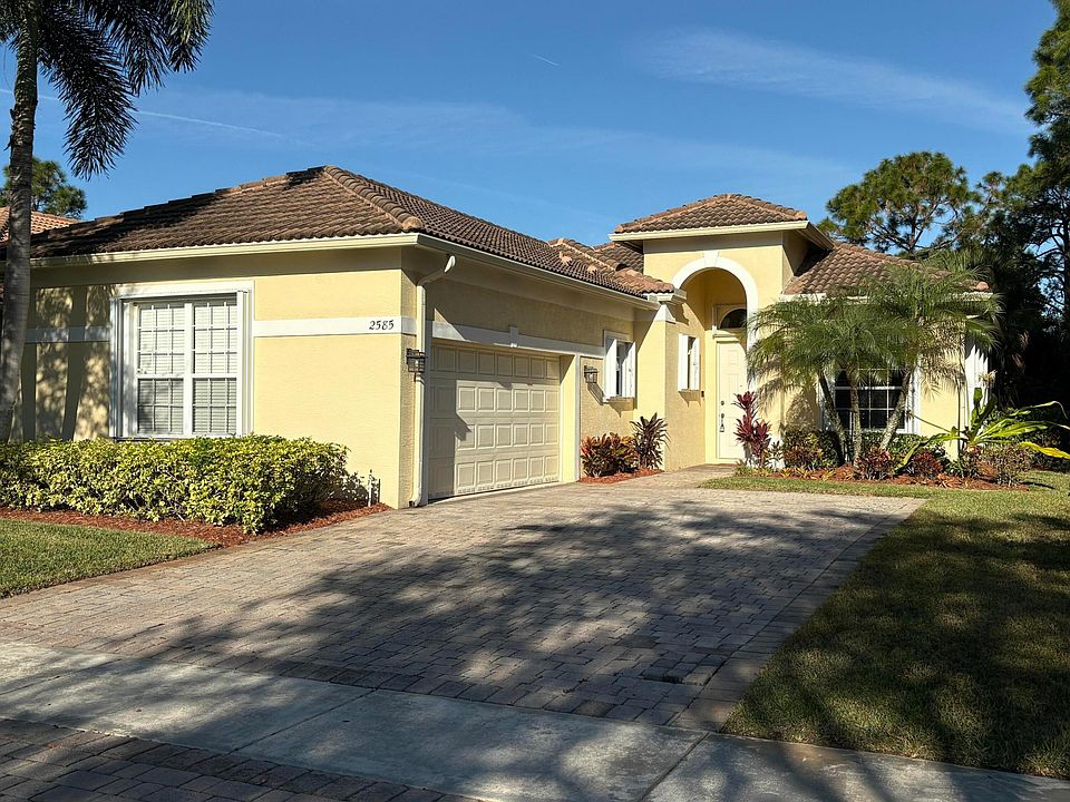 1st image of 2585 SE Stonebriar Way