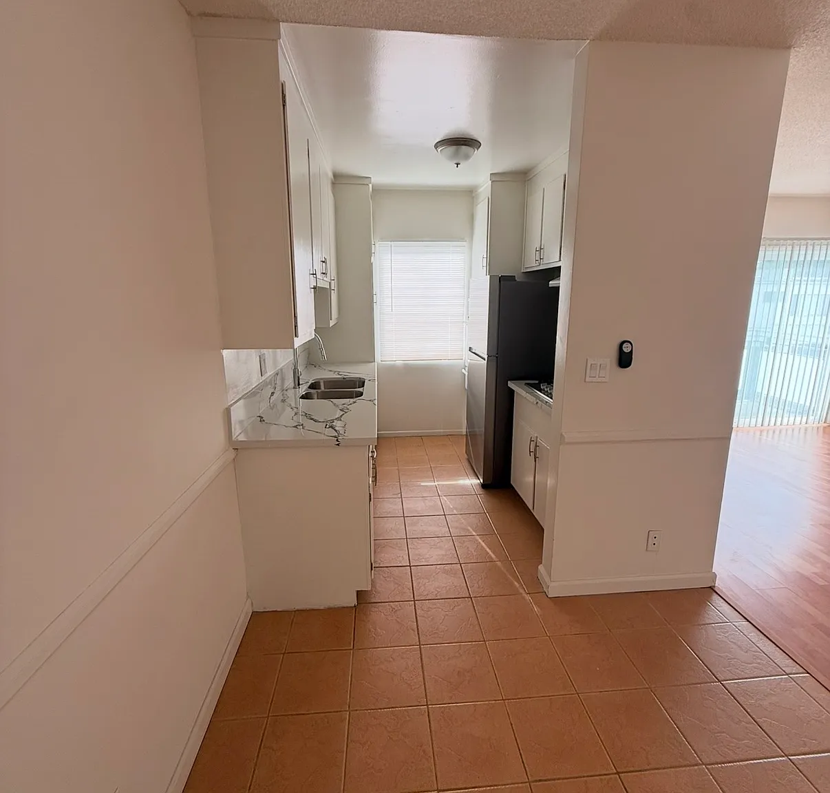 1 bed, 850 sqft, $1,875 — Photo 3