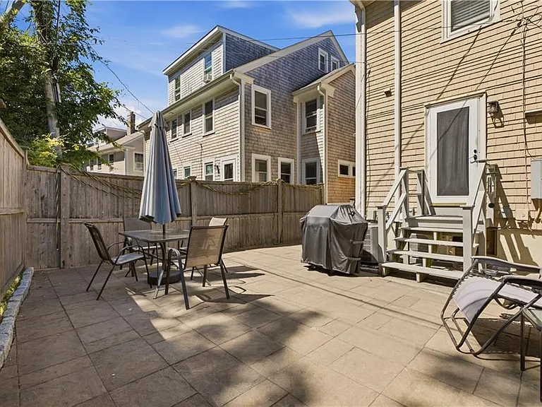 21 Pell St — Photo 27