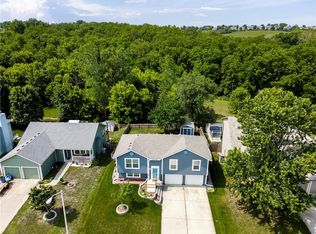 8305 NE 115th St, Kansas City, MO 64157