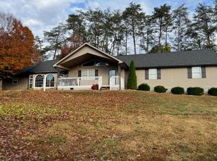 737 Deep Springs Cem Rd, Dandridge, TN 37725