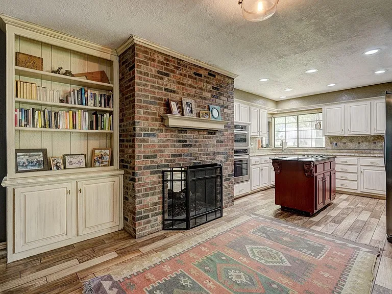 1409 Folkstone Rd — Photo 8