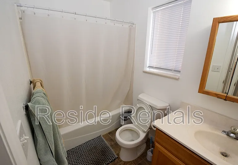 686 1/2 Darwin Ave #3 — Photo 7